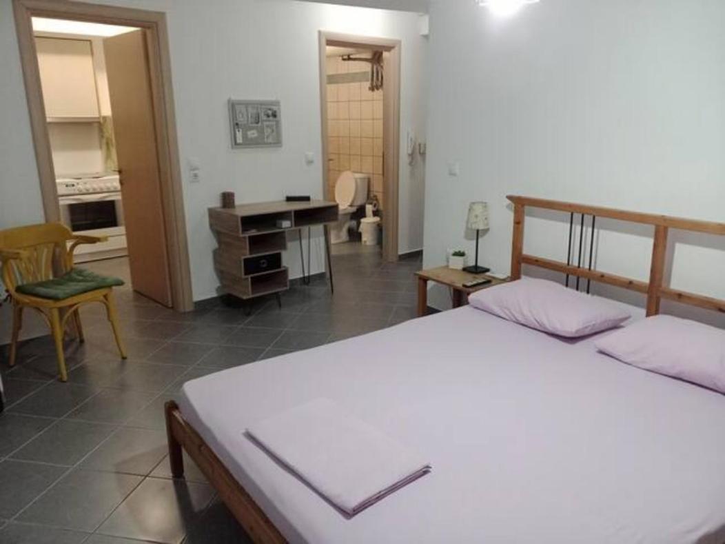 Makis Rooms C Missolonghi Экстерьер фото